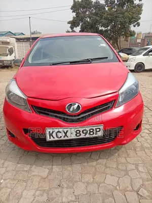 Toyota Vitz 2011 Red