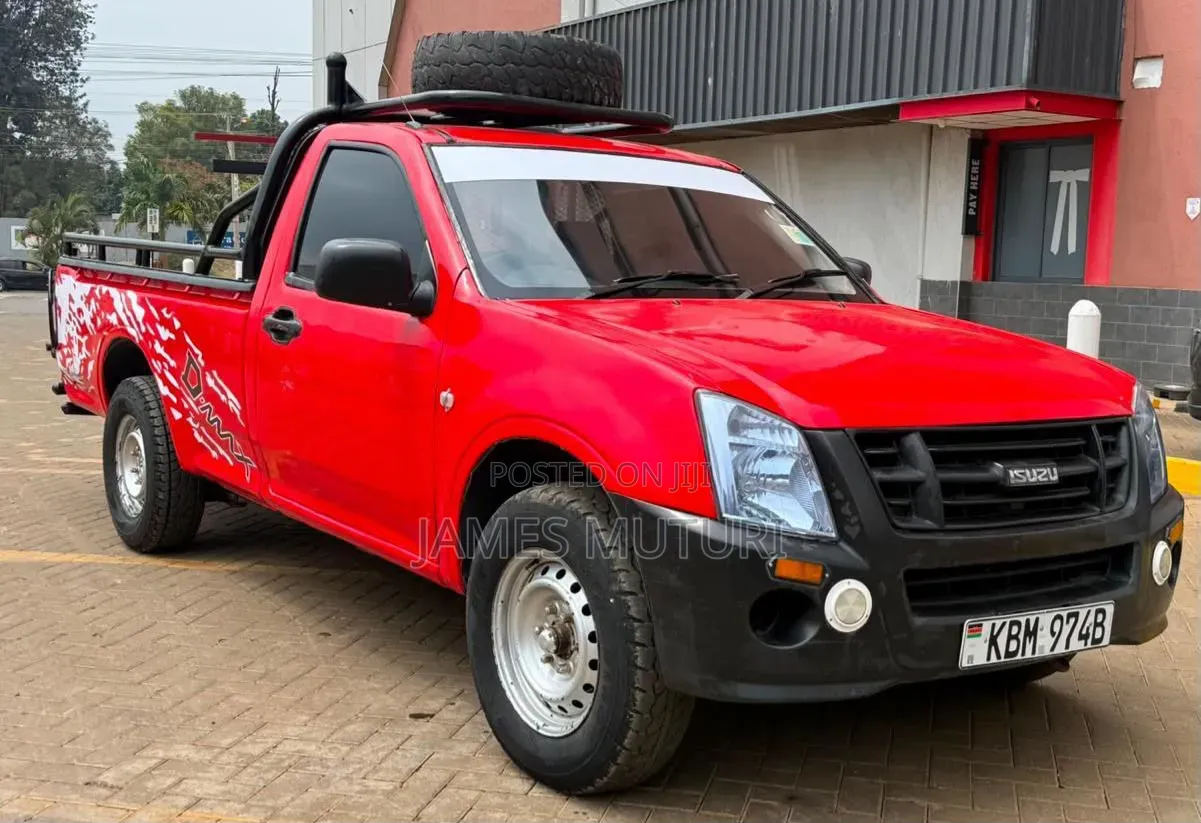 Isuzu D-MAX 2010 Red
