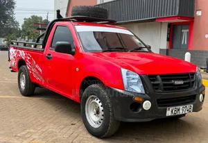 Isuzu D-MAX 2010 Red