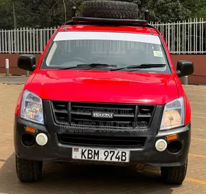 Isuzu D-MAX 2010 Red