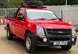 Isuzu D-MAX 2010 Red