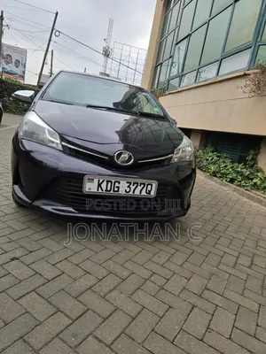 Toyota Vitz 1.3 FWD 3dr 2015 Brown