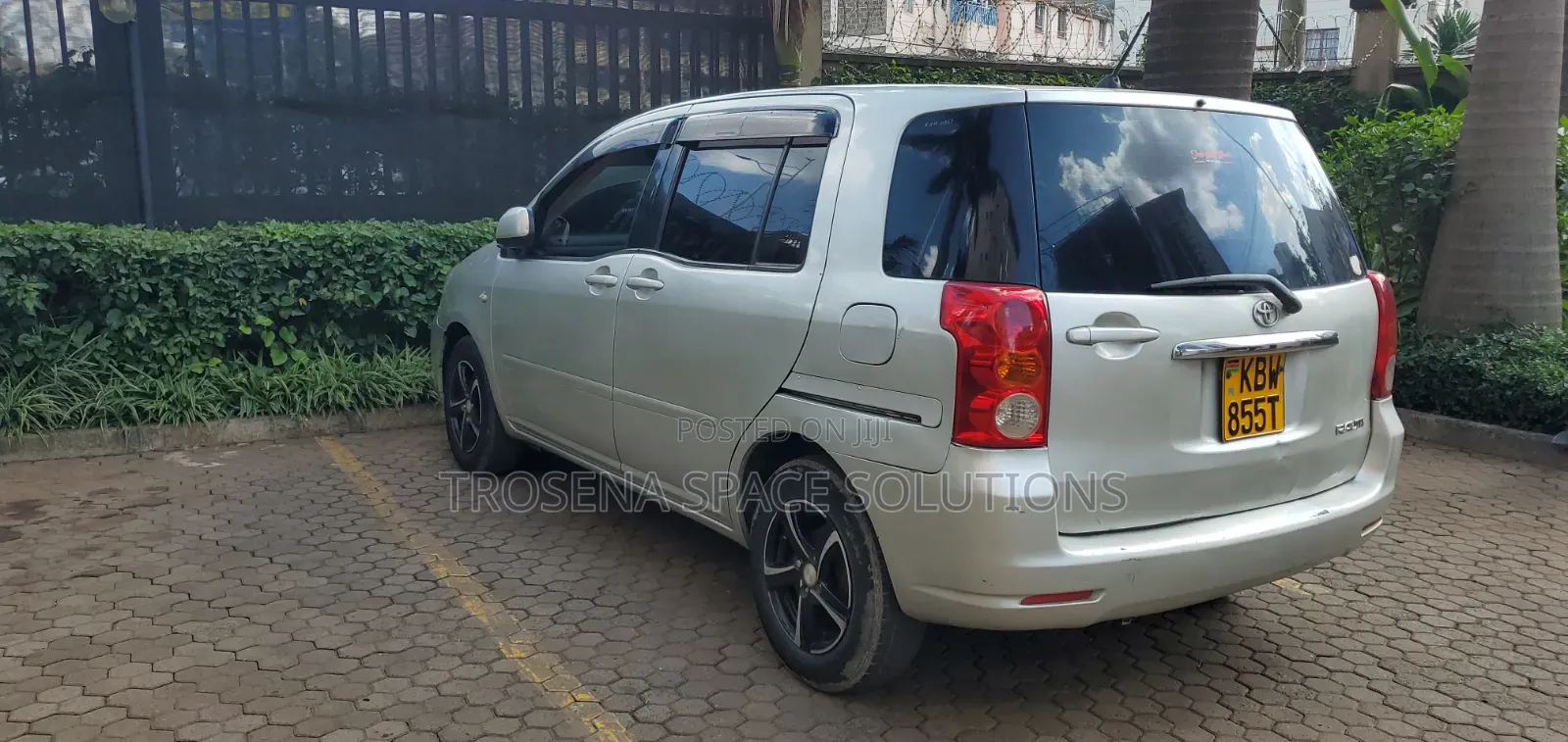 Toyota Raum 2006 Beige