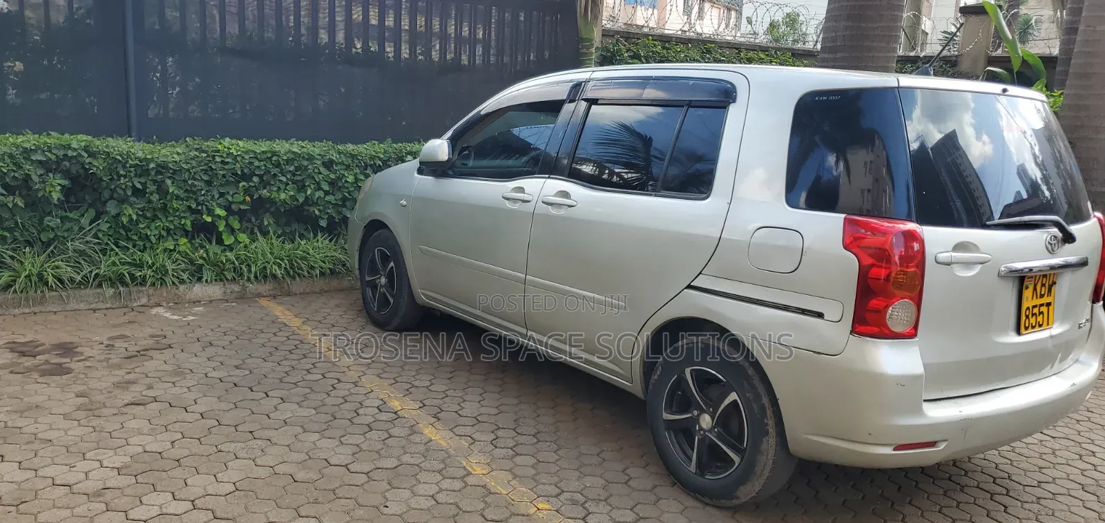 Toyota Raum 2006 Beige
