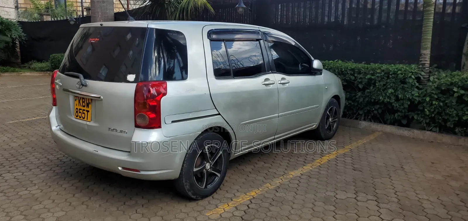 Toyota Raum 2006 Beige