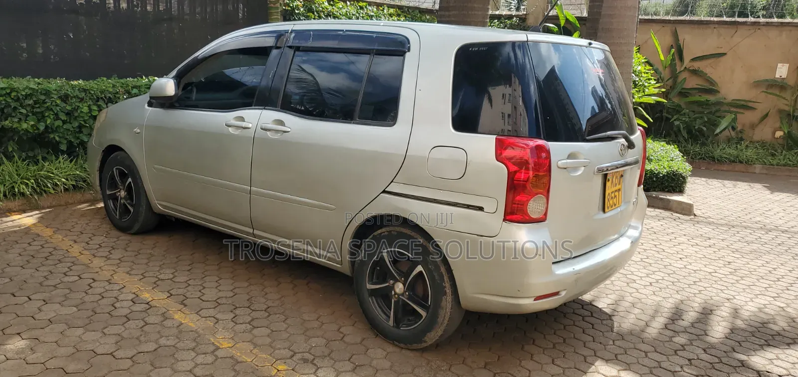 Toyota Raum 2006 Beige