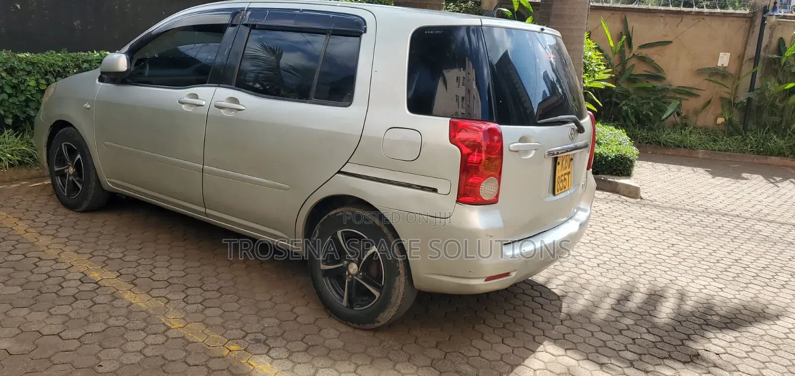Toyota Raum 2006 Beige