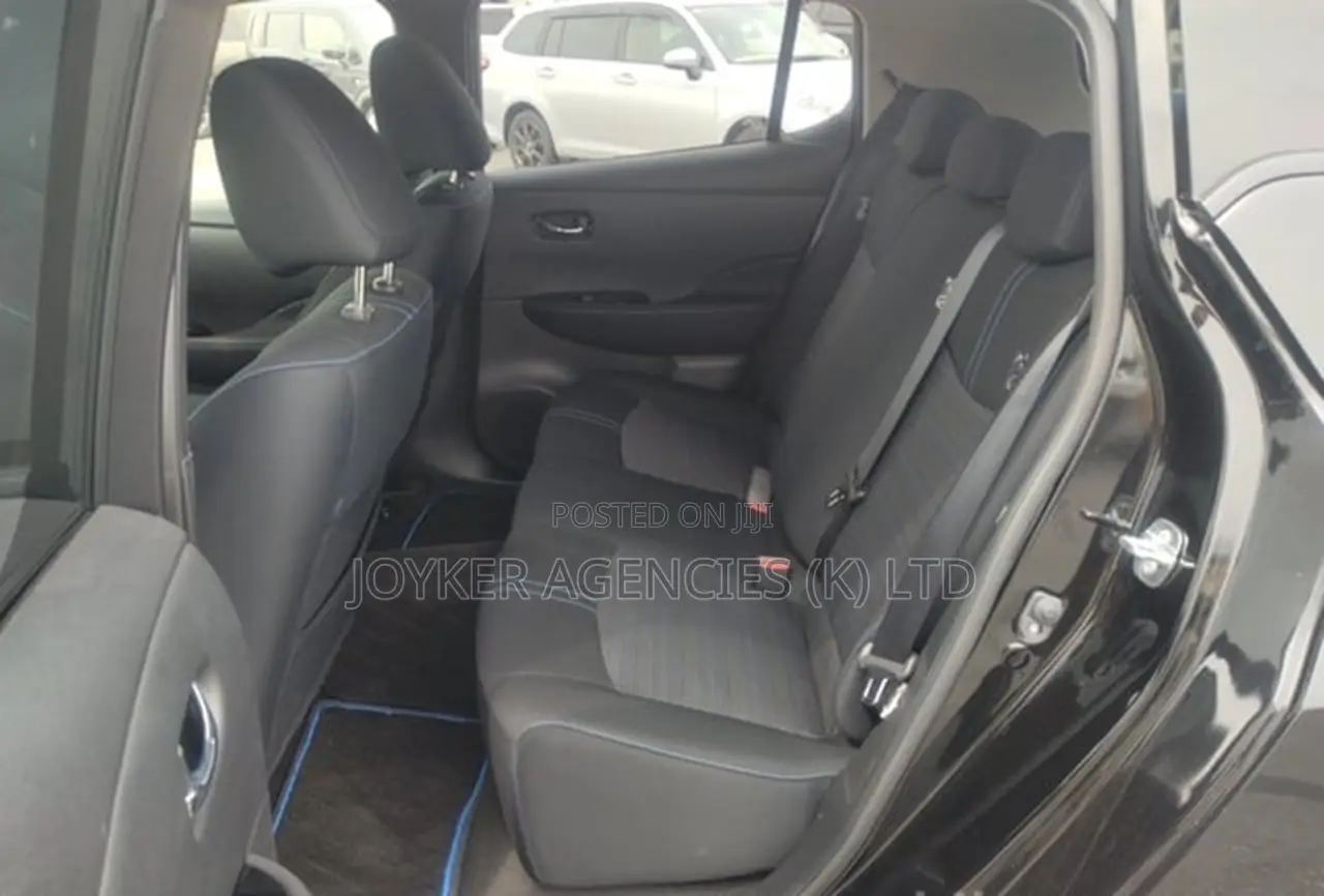 Nissan Leaf 2021 Black