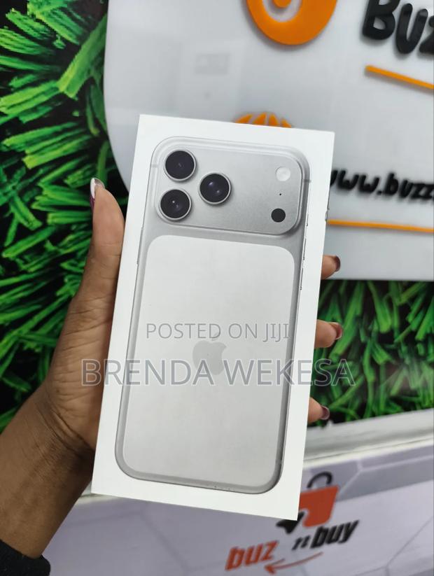 New Apple iPhone 17 Pro Max 512 GB Silver - thumbnail 2