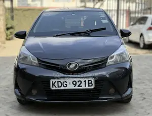 Toyota Vitz 1.0 FWD 3dr 2014 Black