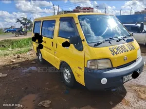 Nissan Vanette 2010 Yellow