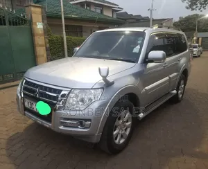 Mitsubishi Pajero 2014 Silver