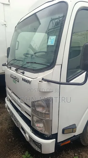 2021 Isuzu Mini Truck - Excellent Condition