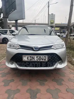 Toyota Corolla Fielder 1.5 Hybrid FWD 2016 Silver