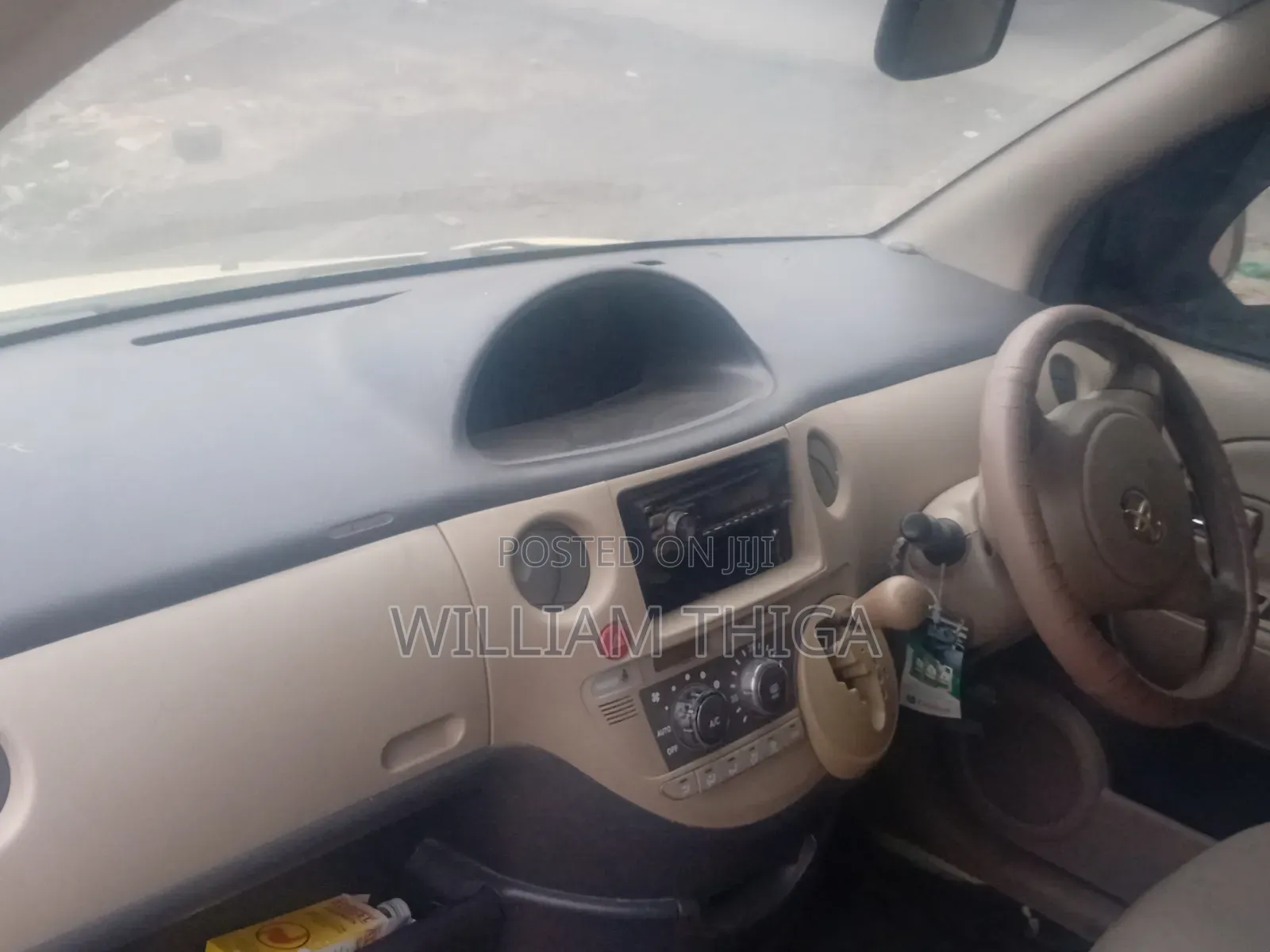 Toyota Sienta 2012 Yellow