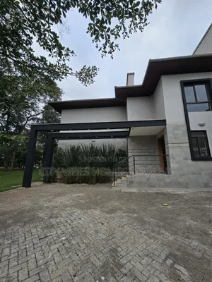 5bdrm Maisonette in Forest Line Gate, Karen C for sale
