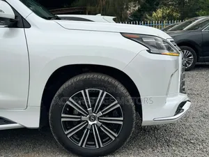 Lexus LX 2019 White