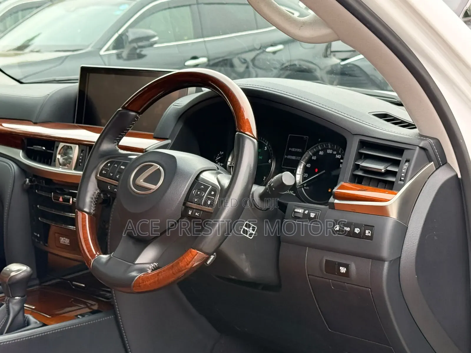 Lexus LX 2019 White