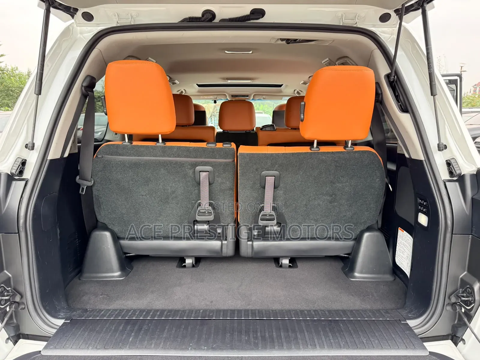 Lexus LX 2019 White