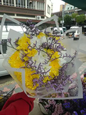 Flower Mini Bouquet- Same Day Chrysanthemum Bouquet and Gifts Delivery