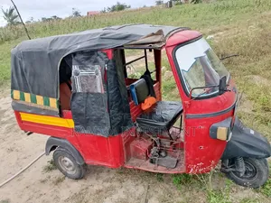 Piaggio 2015 Red