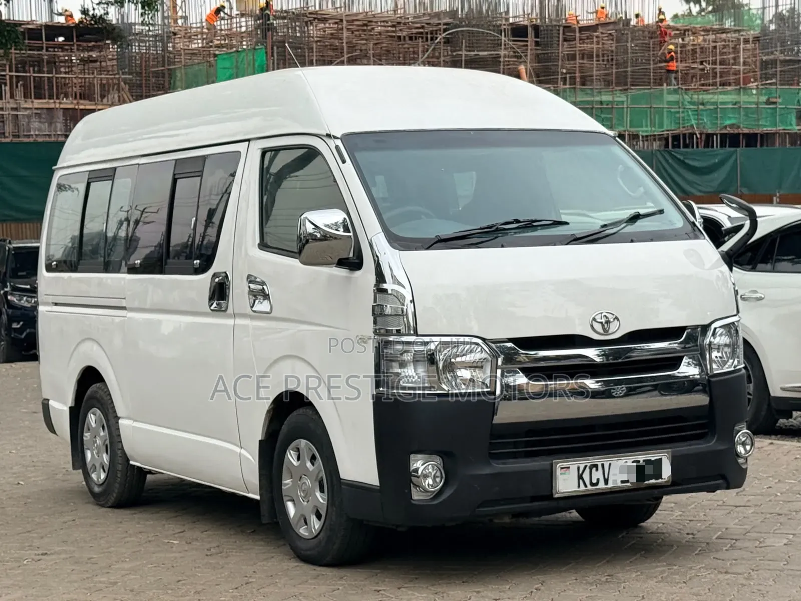 Toyota HiAce 2013 White