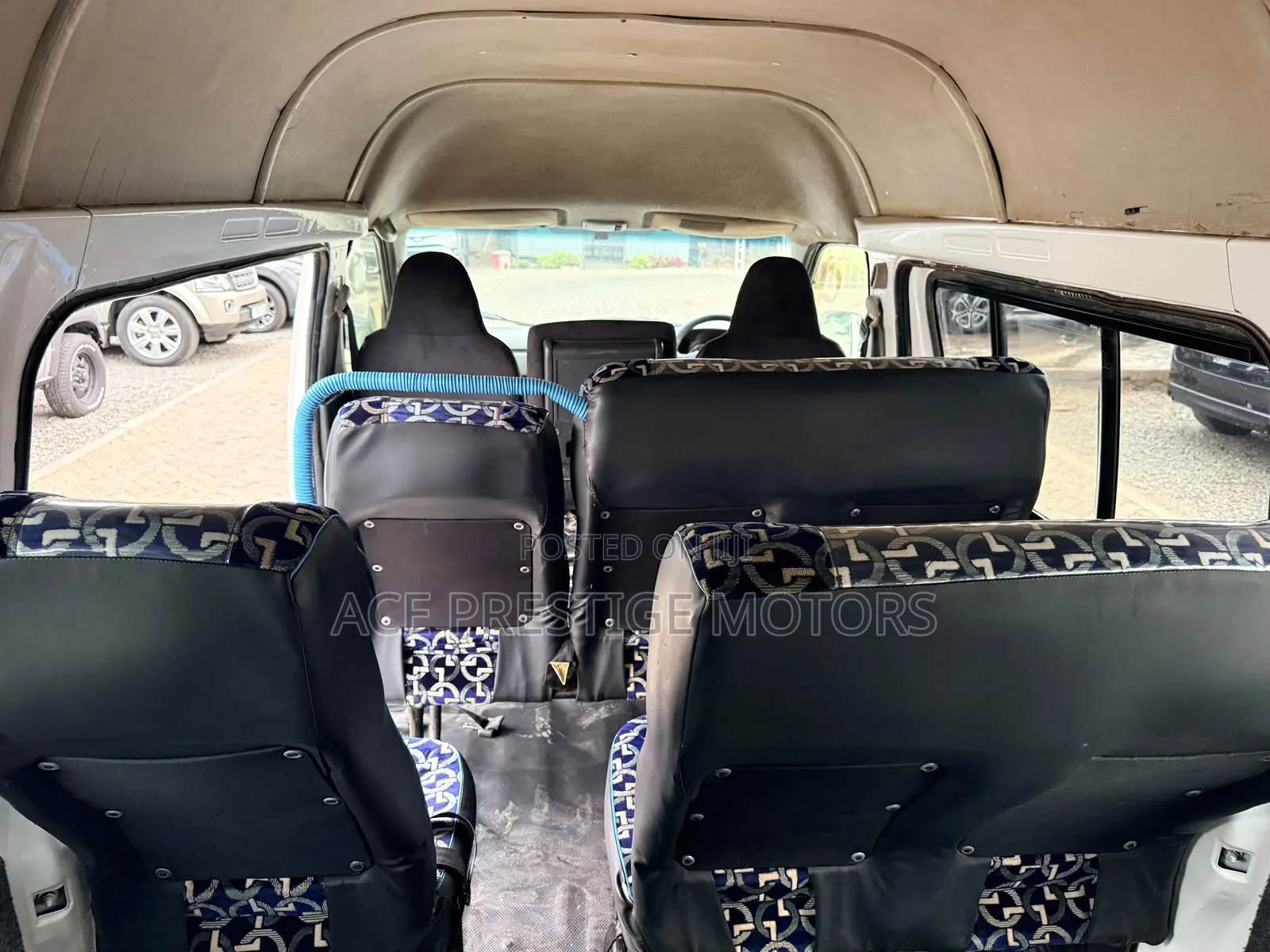 Toyota HiAce 2013 White