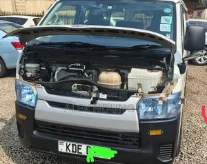 Toyota HiAce 2014 White