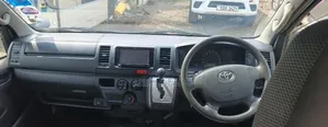 Toyota HiAce 2014 White