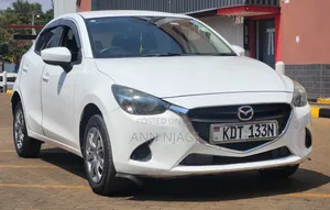 Mazda Demio 2018 Pearl