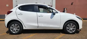 Mazda Demio 2018 Pearl
