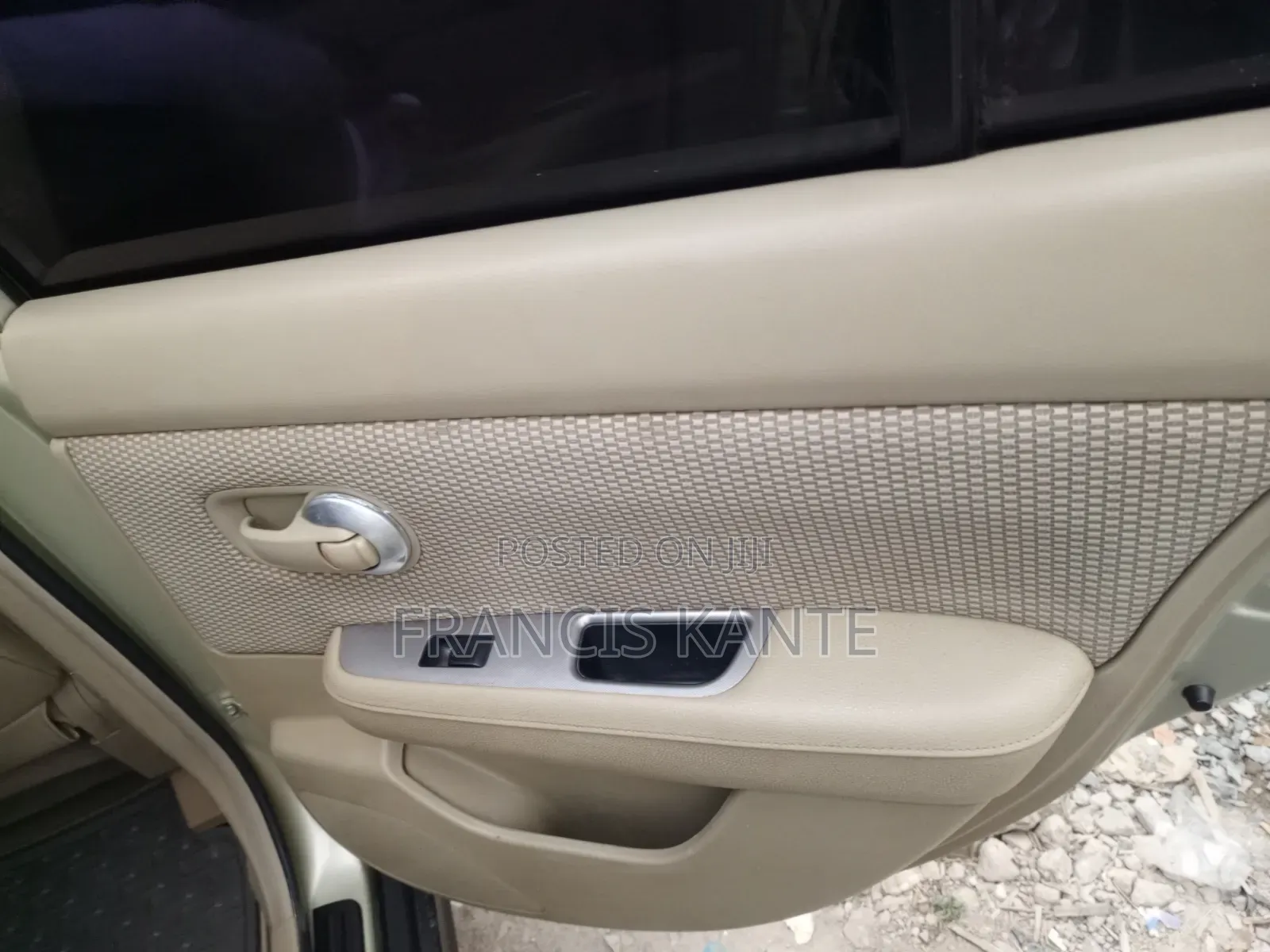 Nissan Tiida 2007