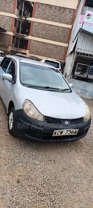 Nissan Advan 2012 Silver