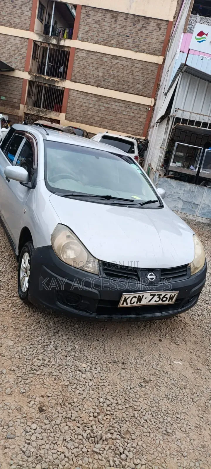 Nissan Advan 2012 Silver