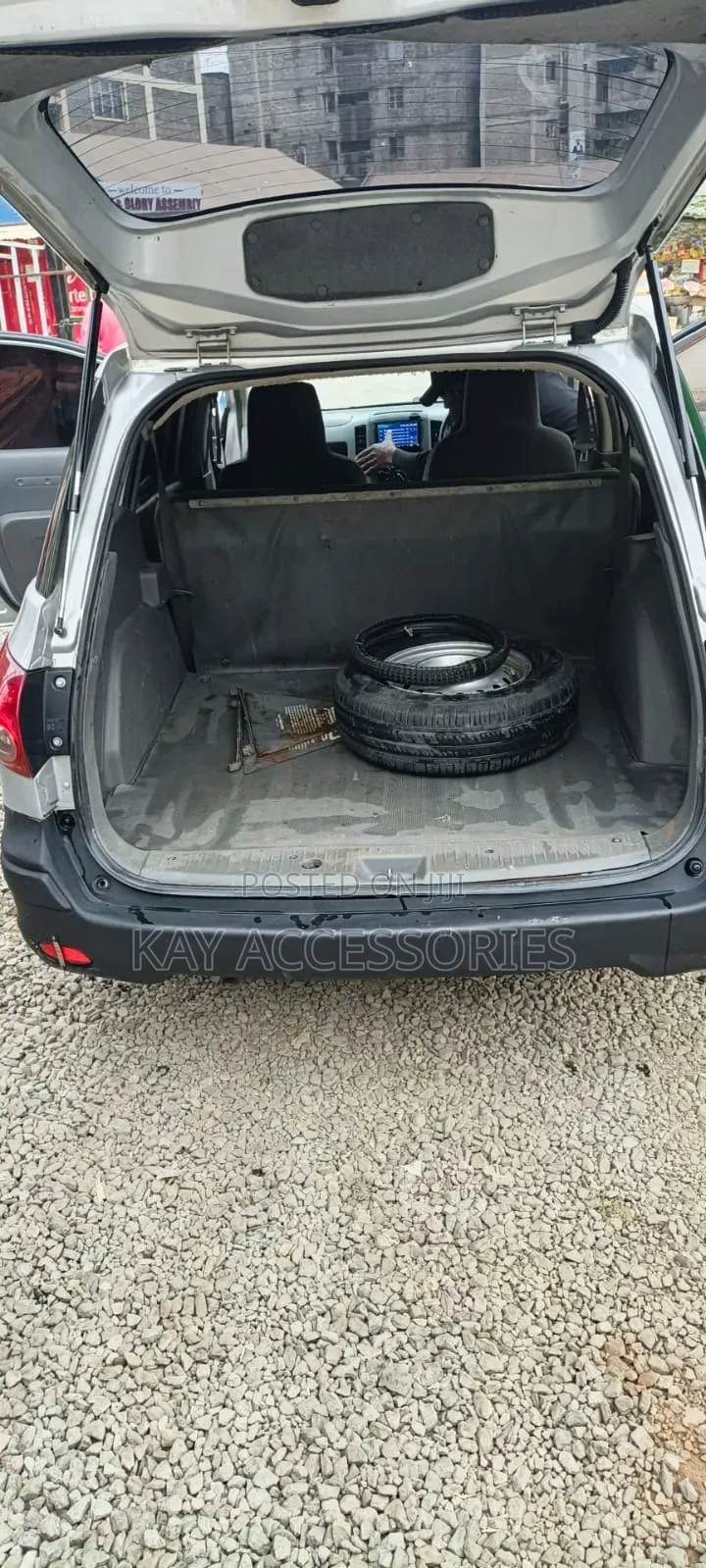Nissan Advan 2012 Silver