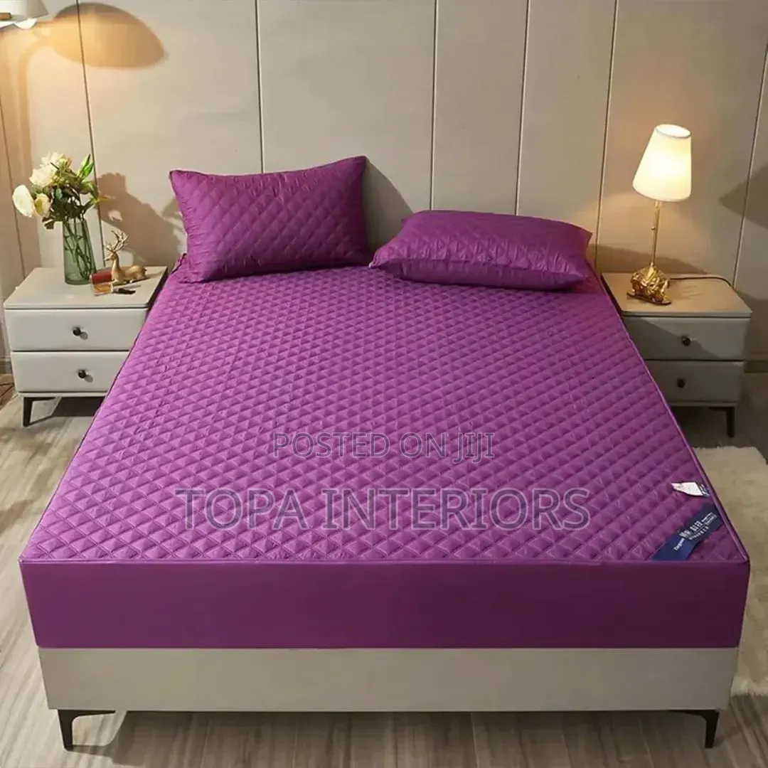 Maroon Quality Waterproof Mattress Protector With Fitted Edges
