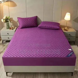 Maroon Quality Waterproof Mattress Protector With Fitted Edges