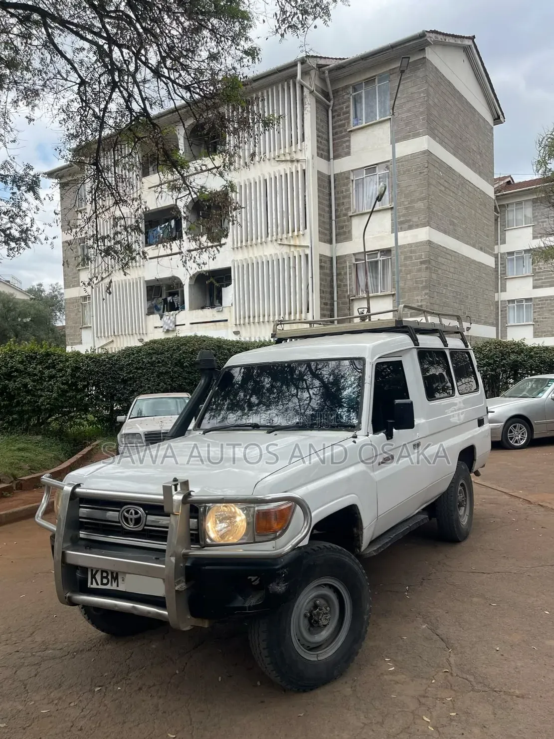 Toyota Land Cruiser 2011 White