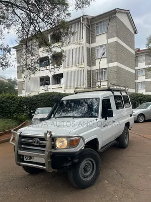 Toyota Land Cruiser 2011 White
