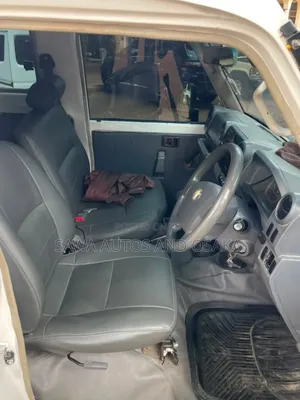 Toyota Land Cruiser 2011 White