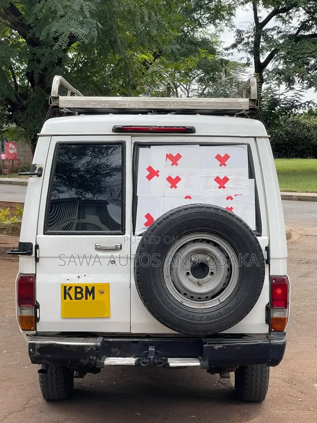 Toyota Land Cruiser 2011 White