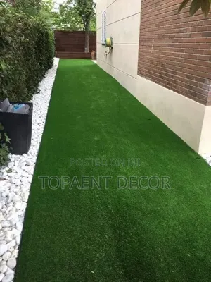 Beauty With a Natural Look Balcony Grass Carpet