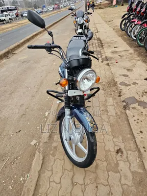 TVS HLX 125 2024 Gold