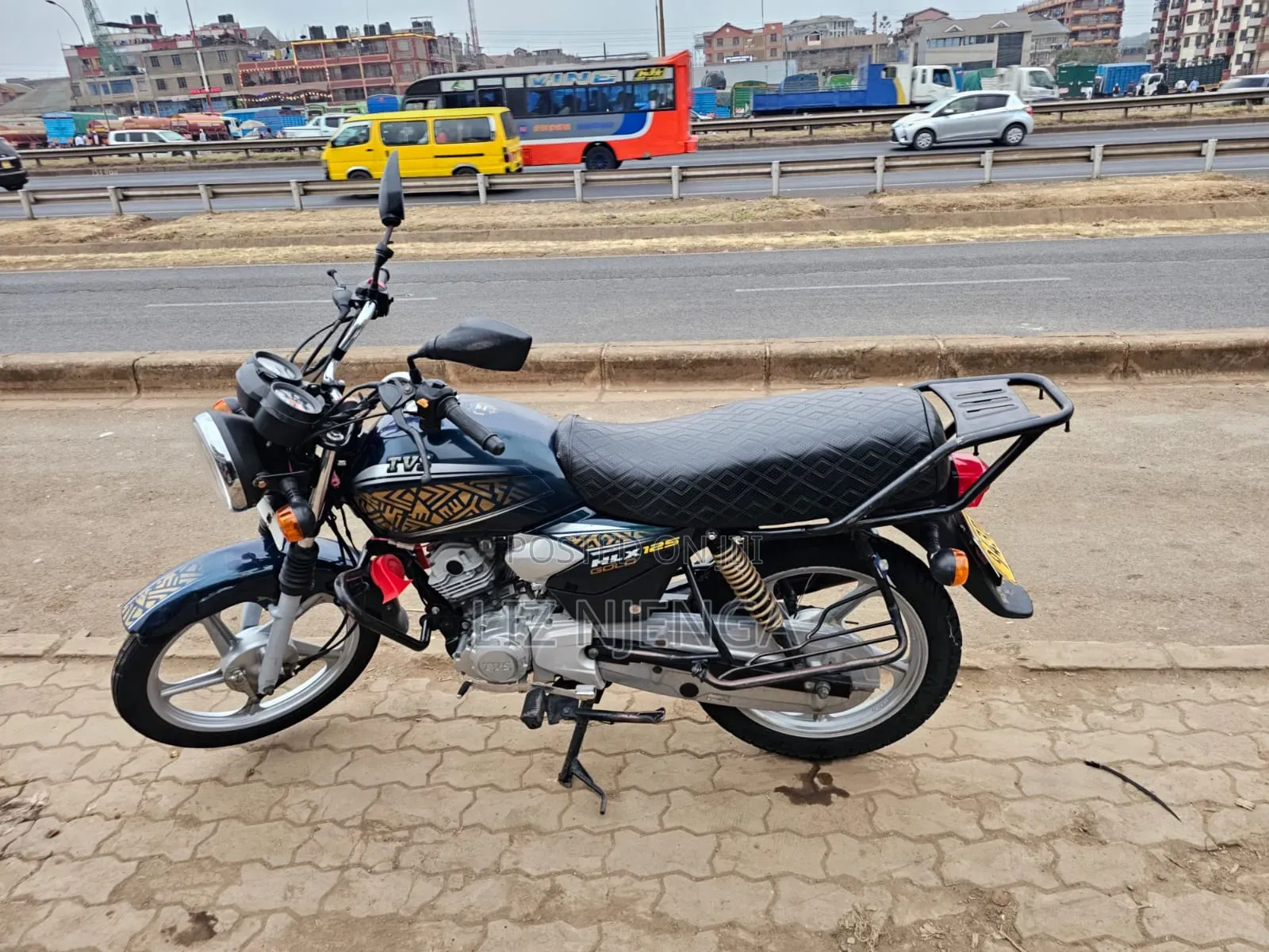 TVS HLX 125 2024 Gold