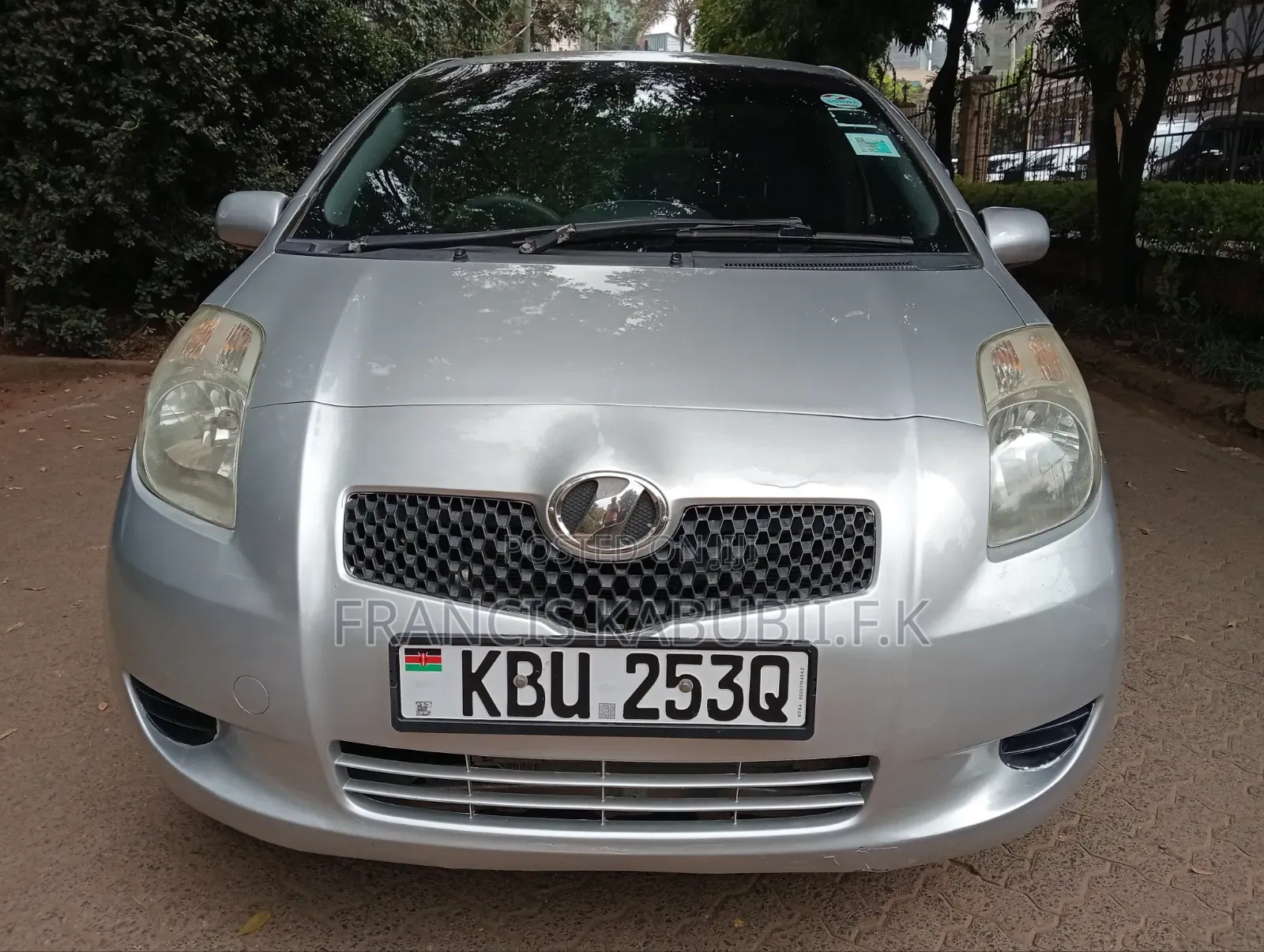 Toyota Vitz 2006 Silver