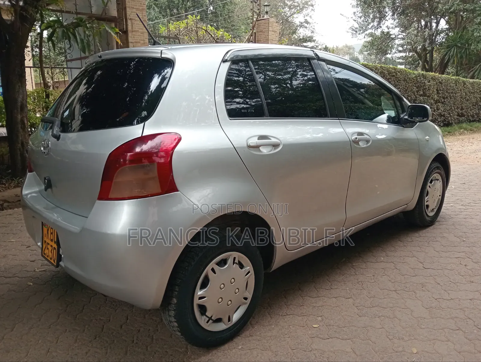 Toyota Vitz 2006 Silver