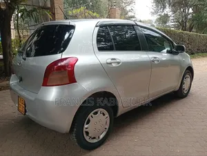 Toyota Vitz 2006 Silver