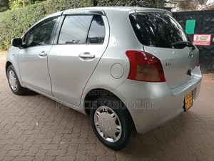 Toyota Vitz 2006 Silver