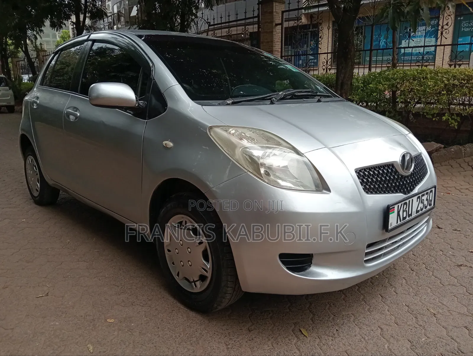Toyota Vitz 2006 Silver
