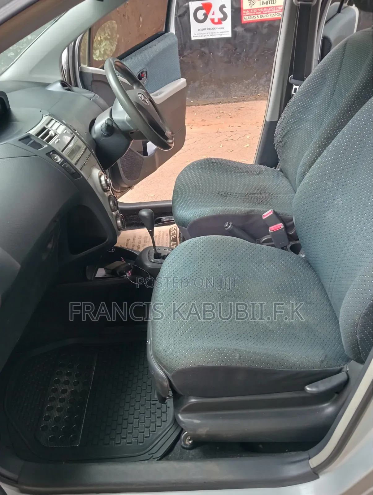 Toyota Vitz 2006 Silver